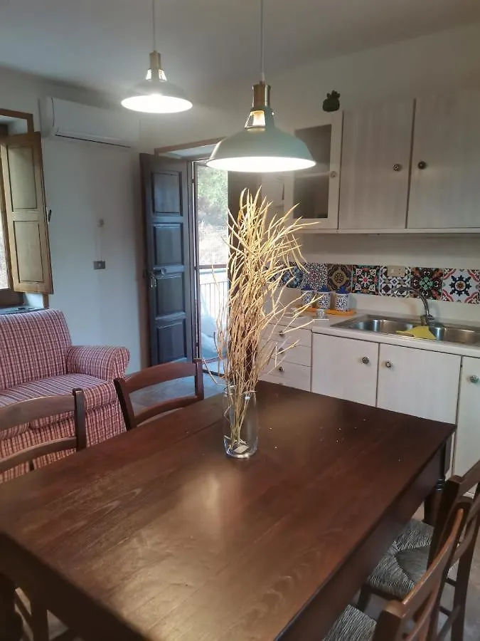 A Casa Di Natalia Guest House Castell'Umberto