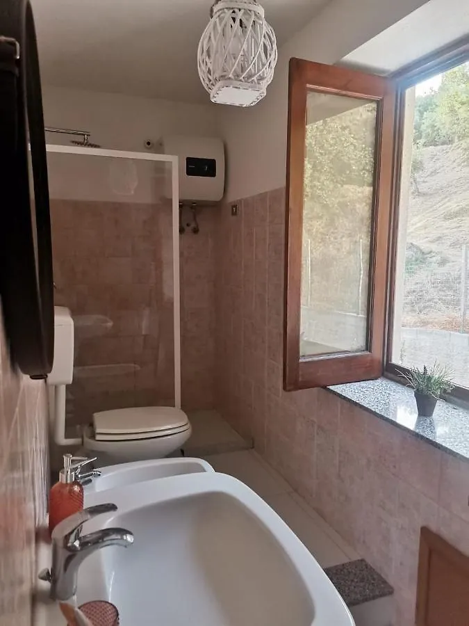 A Casa Di Natalia Guest House Castell'Umberto Italy