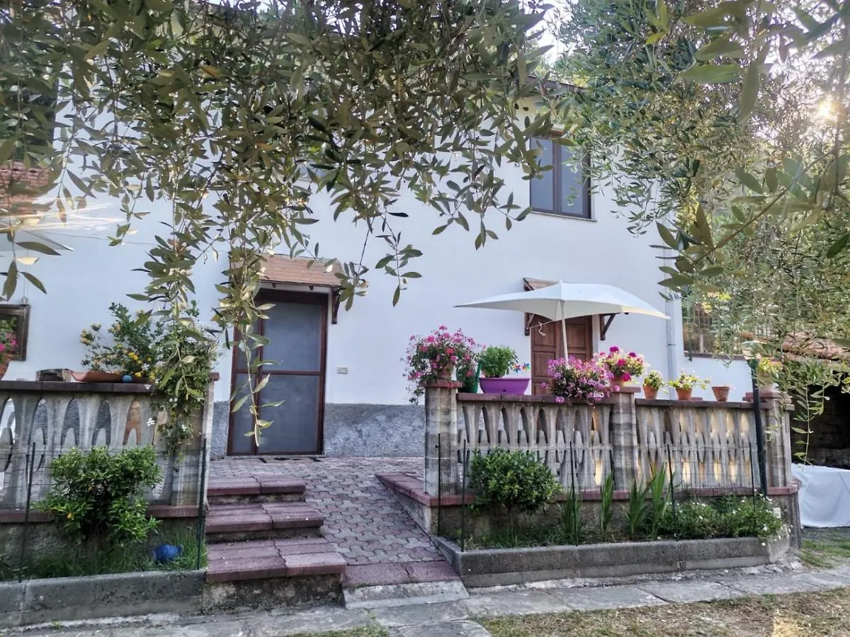 A Casa Di Natalia Guest House Castell'Umberto Country house